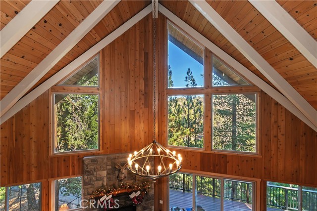 26621 Thunderbird Drive, Lake Arrowhead CA: https://media.crmls.org/medias/6d6db73e-977a-479e-956b-adb31ede64dc.jpg