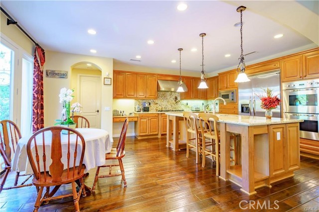 37 Twiggs, Irvine CA: https://media.crmls.org/medias/6d6dff7d-8cfa-4050-a5cd-b3424a1888d5.jpg