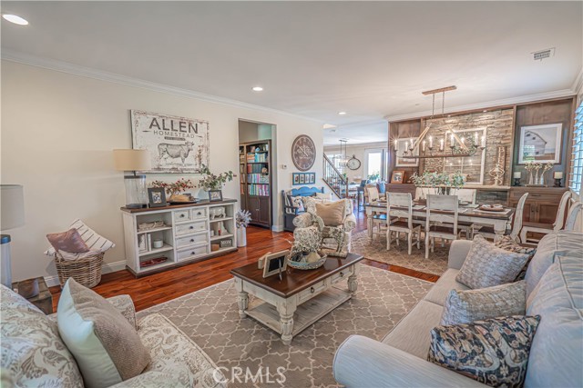 22348 Driftwood Court, Saugus CA: https://media.crmls.org/medias/6d6edde1-0289-492c-b995-e0e474a8747f.jpg