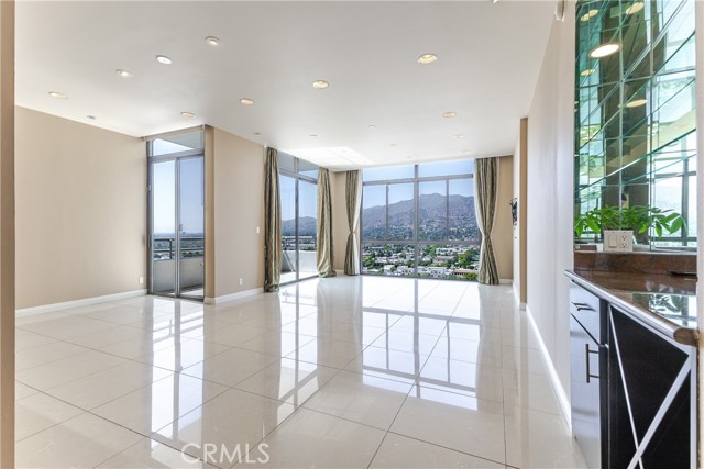 343 Pioneer Drive, Glendale CA: https://media.crmls.org/medias/6d6f0fcf-f2b7-4b12-8317-31f7361c332e.jpg