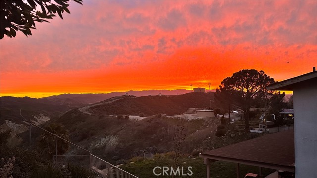25609 Oakbar Court, Newhall CA: https://media.crmls.org/medias/6d6f787a-83e7-444a-87a7-673ac672d82b.jpg