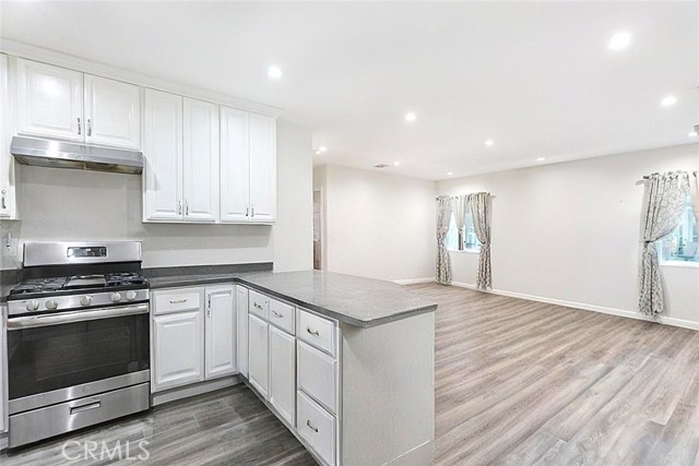 Detail Gallery Image 27 of 32 For 15439 Hart St, Van Nuys,  CA 91406 - 2 Beds | 2 Baths