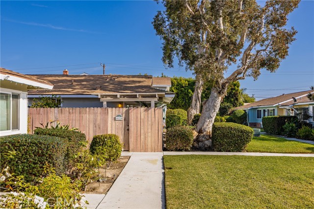 Detail Gallery Image 26 of 35 For 10220 Holburn, Huntington Beach,  CA 92646 - 1 Beds | 1 Baths