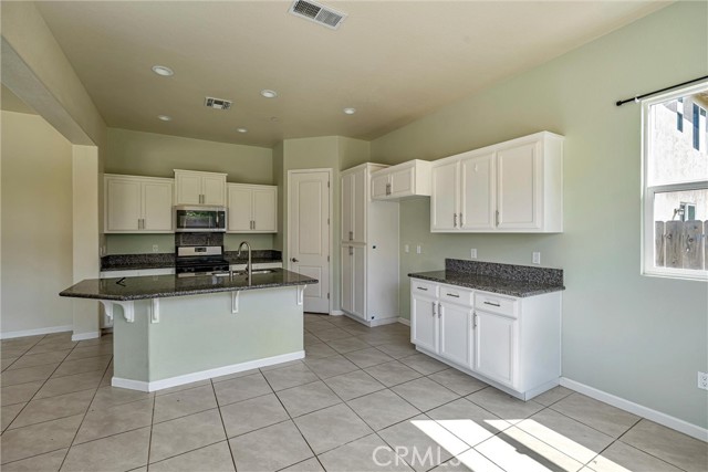 Detail Gallery Image 12 of 30 For 1240 Calvinson Pkwy, Patterson,  CA 95363 - 4 Beds | 2 Baths