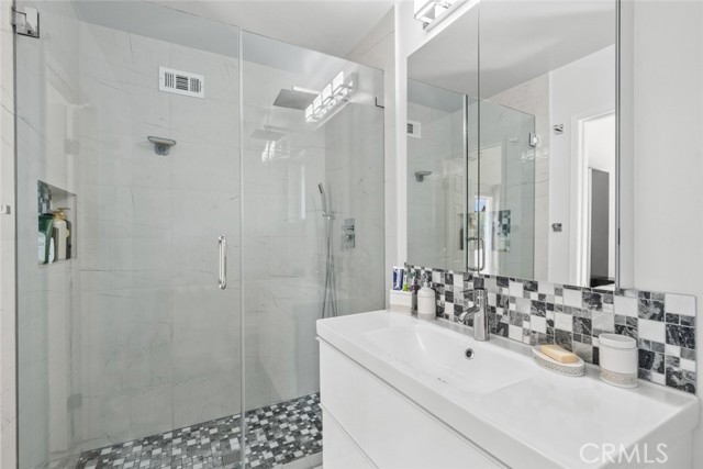22835 Styles Street, Woodland Hills CA: https://media.crmls.org/medias/6d705142-c215-42b8-9b07-57de0c97c464.jpg