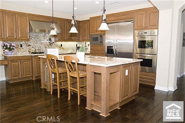 37 Twiggs, Irvine CA: https://media.crmls.org/medias/6d7141e1-d42c-4a0f-95d2-808acb6e0af9.jpg