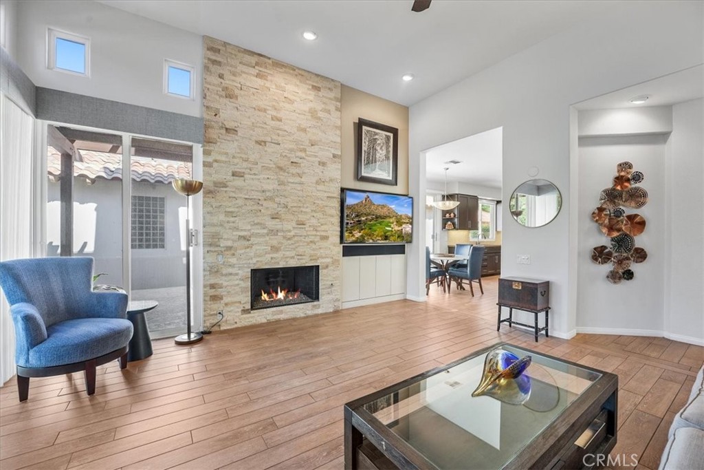 MLS #OC25246393 image #17