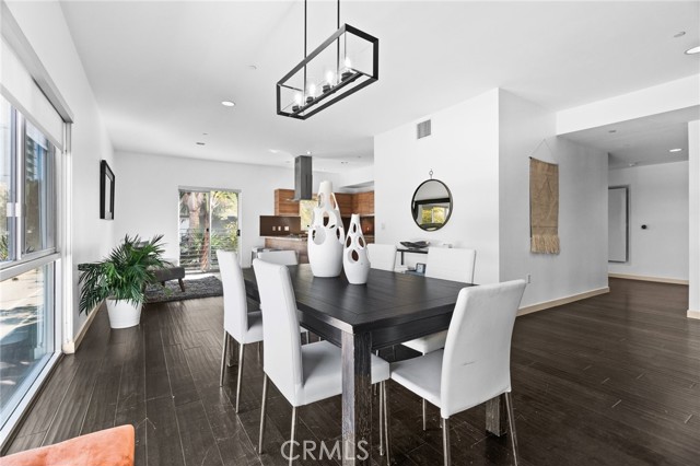 Detail Gallery Image 5 of 49 For 3119 via Dolce #107,  Marina Del Rey,  CA 90292 - 3 Beds | 2 Baths