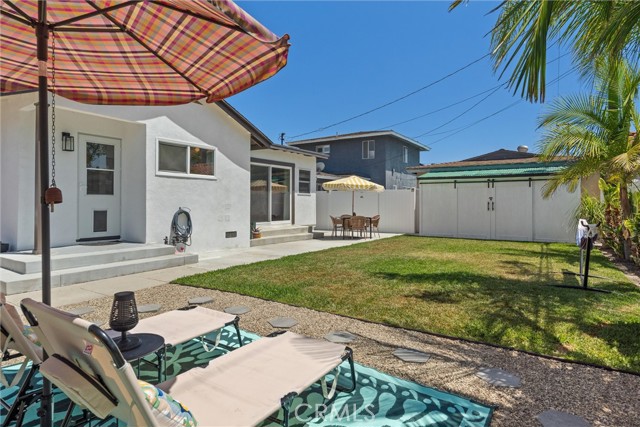2851 Ladoga Avenue, Long Beach CA: https://media.crmls.org/medias/6d71d9c4-91aa-4921-9791-b16eeb109c75.jpg