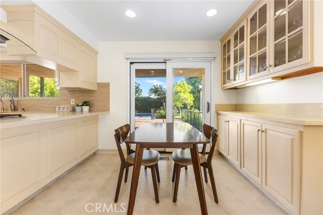 300 W Wistaria Avenue, Arcadia CA: https://media.crmls.org/medias/6d71e3af-c930-4c30-b2a0-aa863e2e3893.jpg