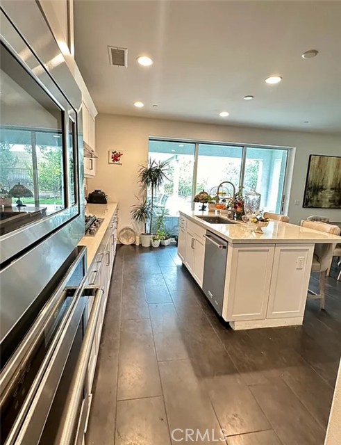 Detail Gallery Image 6 of 26 For 273 Barnes, Tustin,  CA 92782 - 4 Beds | 3 Baths