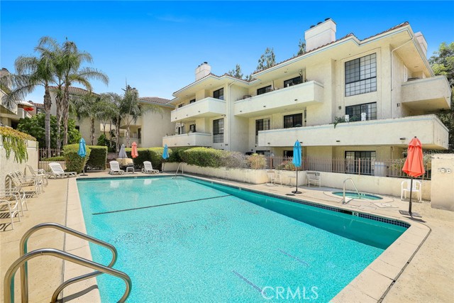 245 S Holliston Avenue, Pasadena CA: https://media.crmls.org/medias/6d731a65-4f02-4bbd-a30a-e02eea987101.jpg