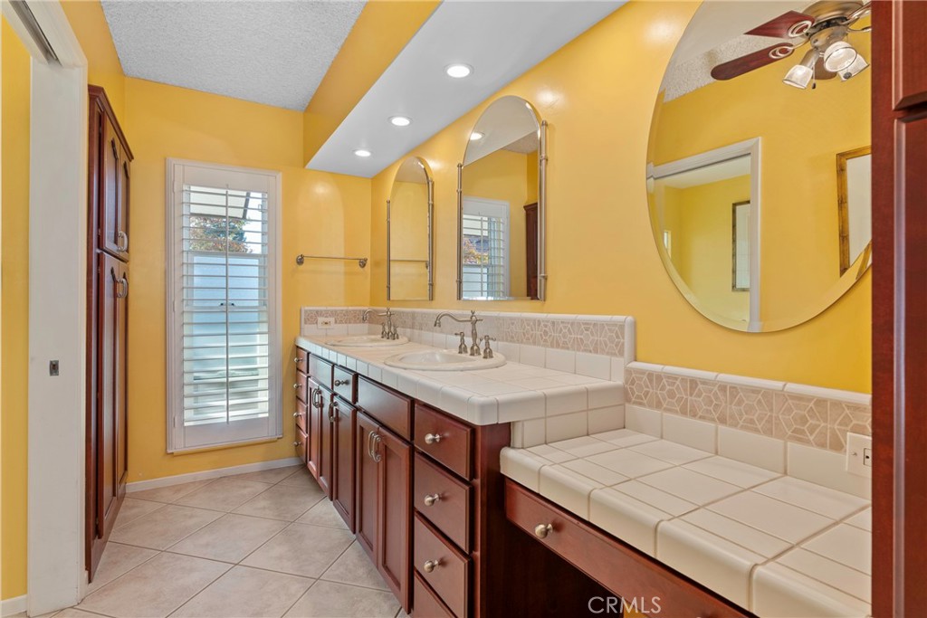 MLS #OC25261048 image #30