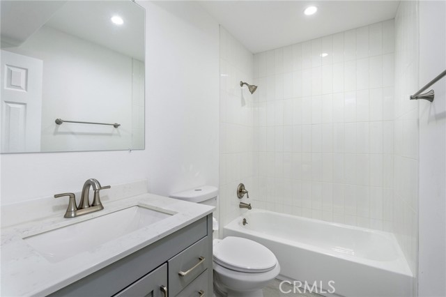 217 43rd Street, Manhattan Beach CA: https://media.crmls.org/medias/6d74e282-b1c9-42e0-b2c2-28f19afb9258.jpg