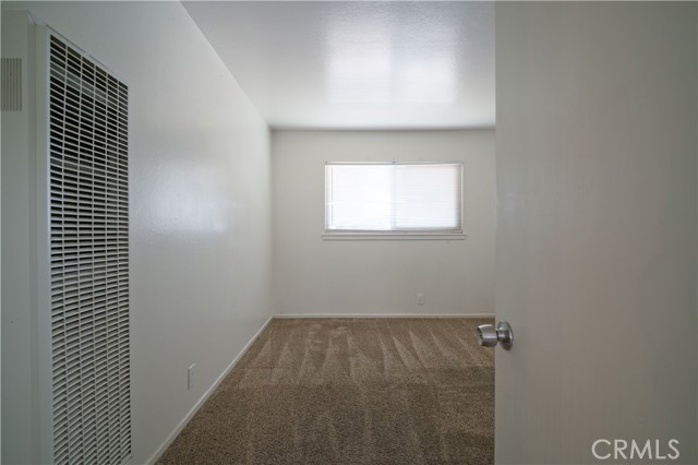 Detail Gallery Image 15 of 30 For 16176 Del Rey Ct, Victorville,  CA 92395 - 4 Beds | 2 Baths