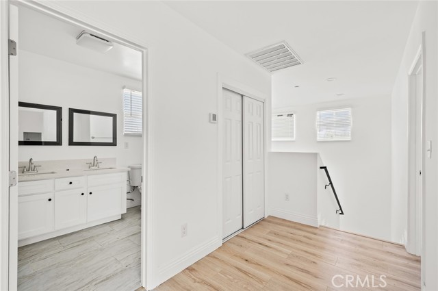 939 E 97th Street, Los Angeles CA: https://media.crmls.org/medias/6d75741c-bb4f-4632-b16a-8b0d0506e030.jpg