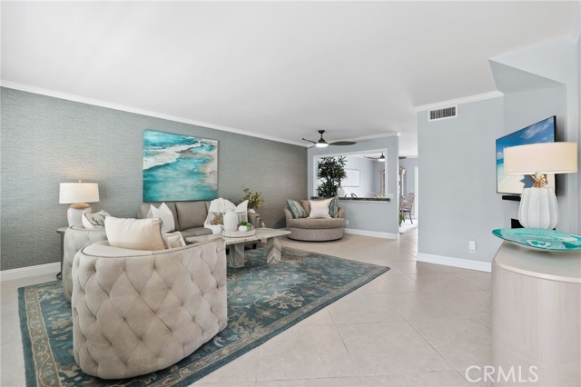 Detail Gallery Image 5 of 37 For 328 Regatta Way, Seal Beach,  CA 90740 - 3 Beds | 2/1 Baths