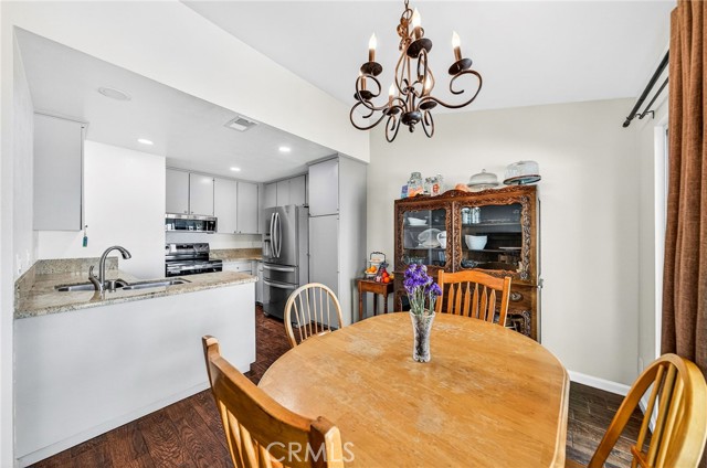 Detail Gallery Image 8 of 28 For 381 Roundtree Glen, Escondido,  CA 92026 - 2 Beds | 1 Baths