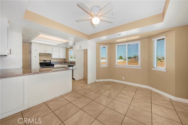 14317 Jicarilla Road, Apple Valley CA: https://media.crmls.org/medias/6d77b078-b4cf-4680-bd85-f8c68650d07f.jpg