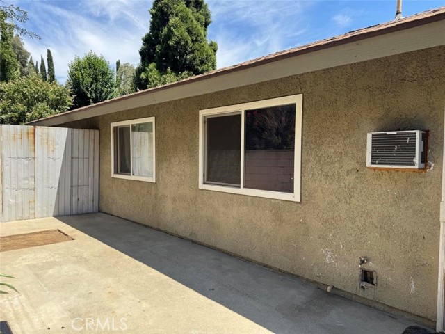 24389 La Glorita Circle, Newhall CA: https://media.crmls.org/medias/6d77f11c-0d19-4870-8b8f-3ebd3c860be8.jpg