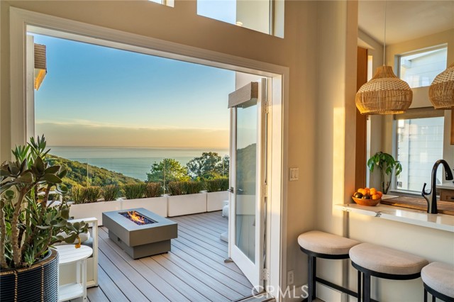 Detail Gallery Image 9 of 32 For 1630 Del Mar, Laguna Beach,  CA 92651 - 2 Beds | 3/1 Baths