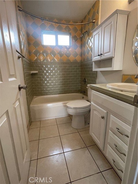 Detail Gallery Image 17 of 20 For 28628 Macklin Ave, Canyon Country,  CA 91387 - 4 Beds | 3 Baths