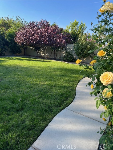 Detail Gallery Image 7 of 10 For 9326 Bunny Ln, Fontana,  CA 92335 - 4 Beds | 3 Baths