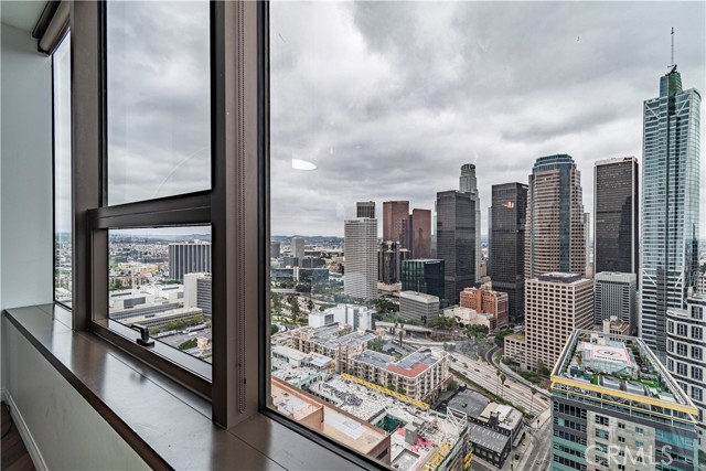 Detail Gallery Image 11 of 25 For 1100 Wilshire Bld #3106,  Los Angeles,  CA 90017 - 2 Beds | 2 Baths