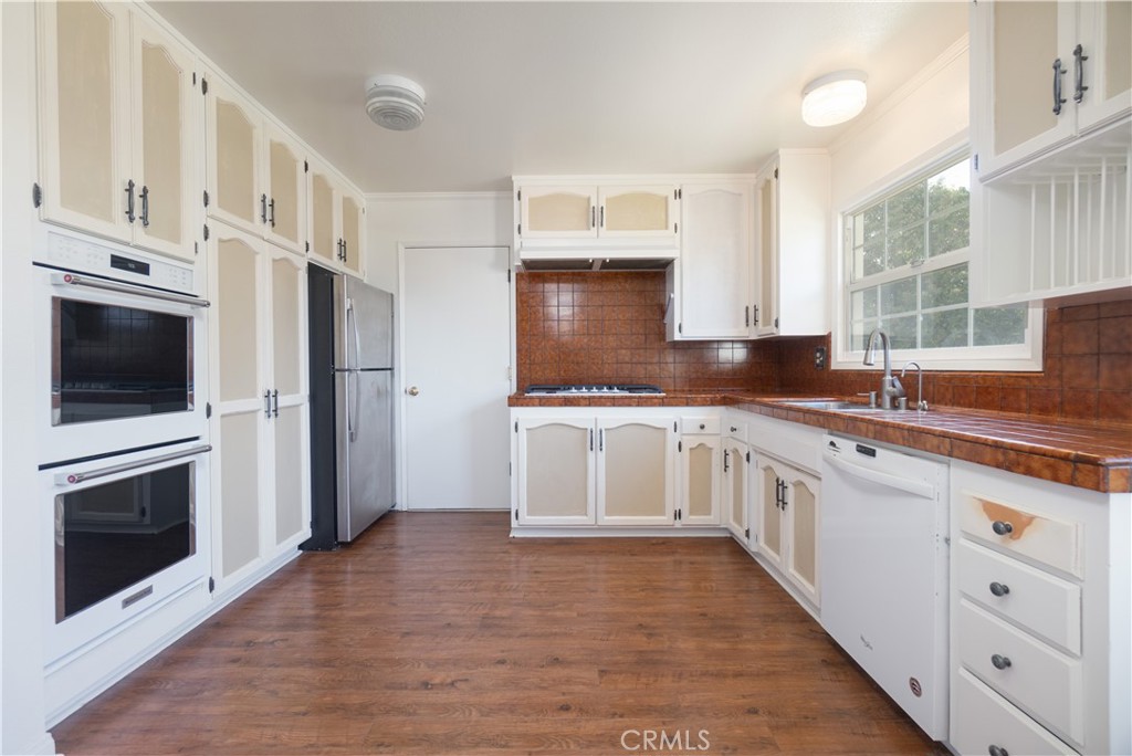 MLS #OC25162485 img 10