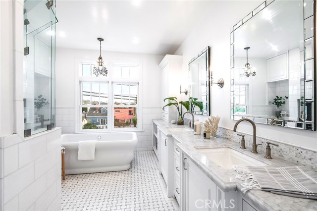 501 6th Place, Manhattan Beach, California 90266, 4 Bedrooms Bedrooms, ,2 BathroomsBathrooms,Residential,Sold,6th,SB23176896