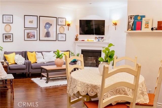 Detail Gallery Image 7 of 16 For 4128 Whitsett #101,  Studio City,  CA 91604 - 2 Beds | 2 Baths