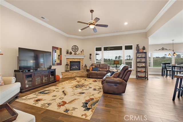 Detail Gallery Image 9 of 49 For 401 Bay Tree Dr, Paradise,  CA 95969 - 4 Beds | 3 Baths