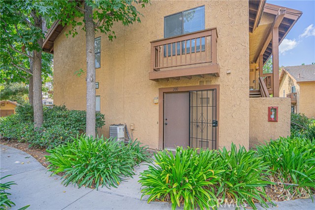 Detail Gallery Image 1 of 20 For 200 Tangelo #321,  Irvine,  CA 92618 - 2 Beds | 1/1 Baths