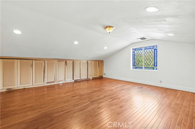 Detail Gallery Image 9 of 32 For 24123 Wildwood Canyon Rd, Newhall,  CA 91321 - 4 Beds | 2 Baths