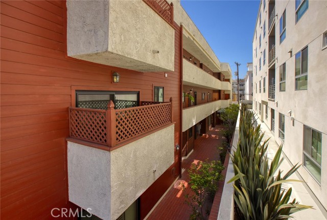 Detail Gallery Image 50 of 57 For 11845 Mayfield Ave #303,  Los Angeles,  CA 90049 - 2 Beds | 2/1 Baths