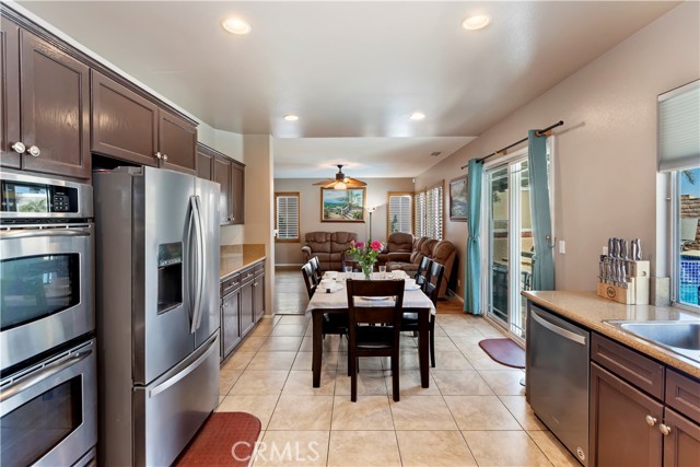 16462 Sun Summit Drive, Riverside CA: https://media.crmls.org/medias/6d8021f8-f4db-4cd5-b544-87aef35d1f7c.jpg
