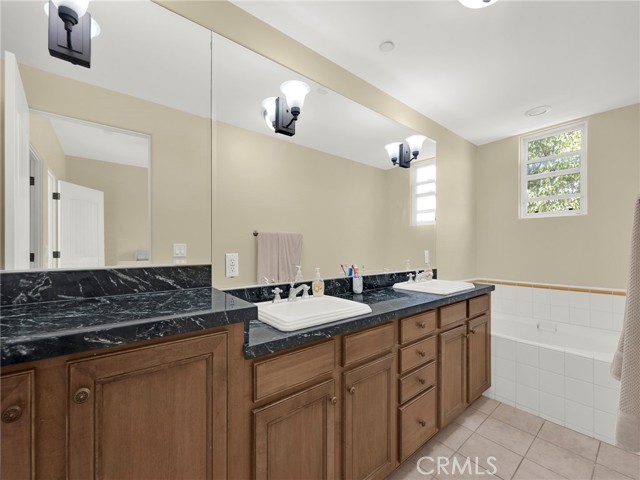 5753 White Oak Avenue, Encino CA: https://media.crmls.org/medias/6d80ae02-2812-4f34-ac87-517b2f937bdc.jpg