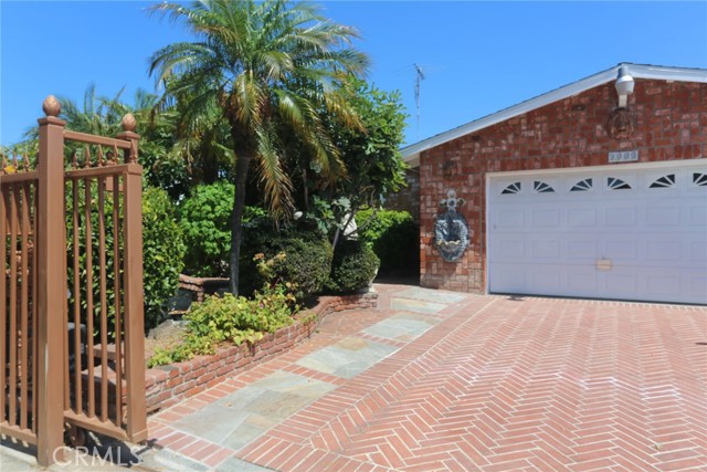 2009 W Saint Anne Pl, Santa Ana, CA 92704