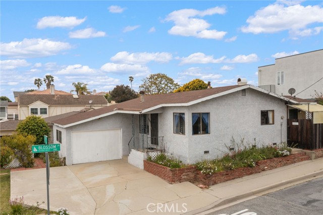 2023 Ripley Avenue, Redondo Beach, California 90278, 3 Bedrooms Bedrooms, ,1 BathroomBathrooms,Residential,Sold,Ripley,SB24076067