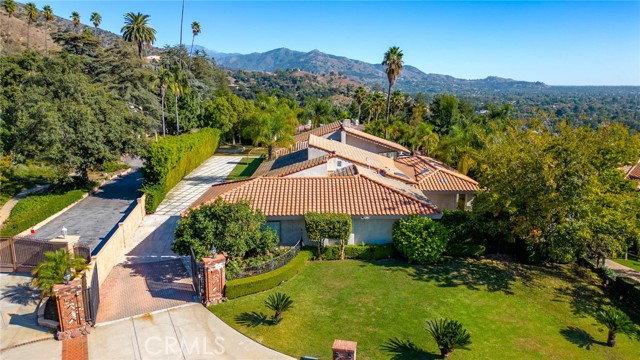 940 N Silent Ranch Drive, Glendora CA: https://media.crmls.org/medias/6d83aea5-0191-42a8-870c-665d6c3e8604.jpg