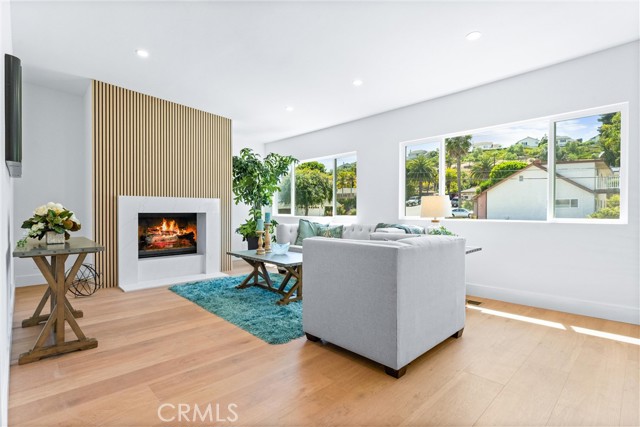 Detail Gallery Image 10 of 52 For 32862 Bluffside Dr, Dana Point,  CA 92629 - 4 Beds | 3 Baths