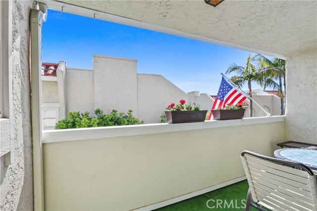 215 Valley Drive, Hermosa Beach, California 90254, 2 Bedrooms Bedrooms, ,3 BathroomsBathrooms,Residential,Sold,Valley,SB24029451