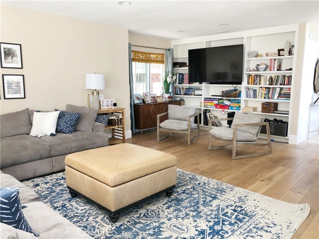 Detail Gallery Image 8 of 33 For 1702 Lake Street, Huntington Beach,  CA 92648 - 4 Beds | 3 Baths