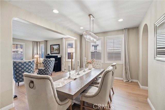 Image 4 of 40 For 13707 Woodside Street