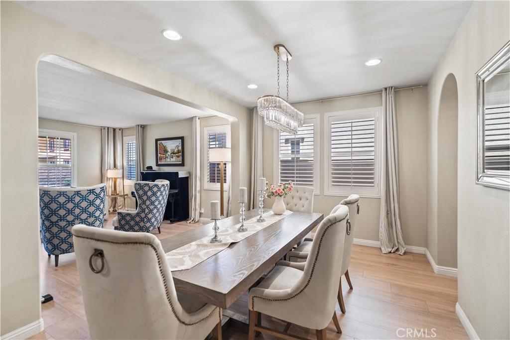 MLS #WS25169872 img 4