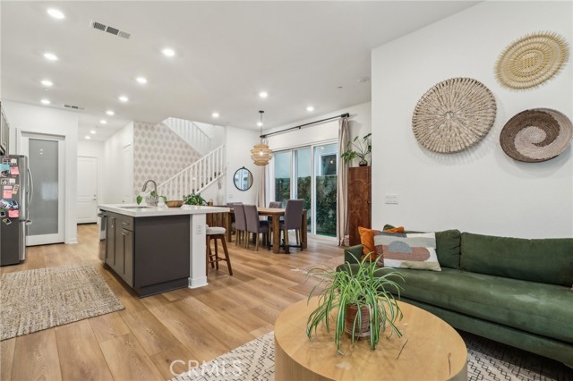 Detail Gallery Image 6 of 36 For 27230 Red Willow Ct, Valencia,  CA 91381 - 3 Beds | 2/1 Baths