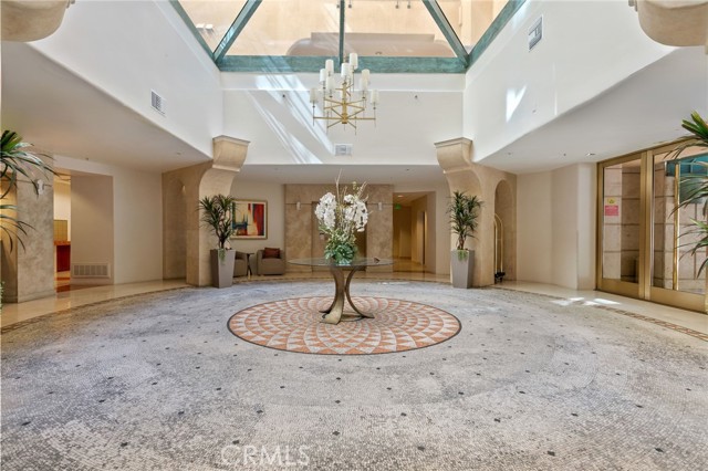 Detail Gallery Image 37 of 38 For 11500 San Vicente Bld #202,  Los Angeles,  CA 90049 - 3 Beds | 3/1 Baths