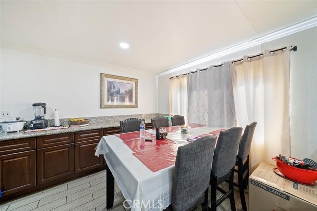 Detail Gallery Image 17 of 27 For 250 N Linden Avenue #327,  Rialto,  CA 92376 - 4 Beds | 2 Baths