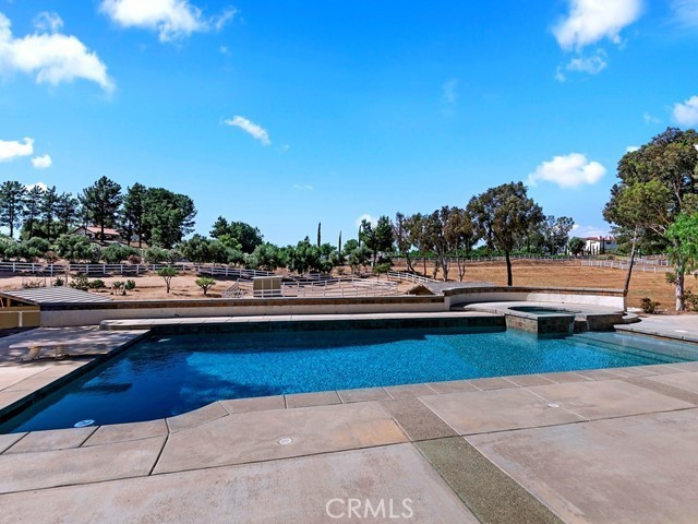 https://media.crmls.org/medias/6d882026-b3d3-43dd-8b70-b98084e83bb2.jpg?preset=X-Large