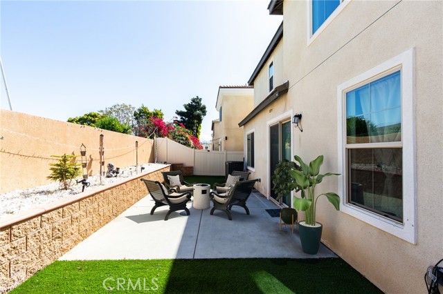 972 W Jasmine Way, Rialto CA: https://media.crmls.org/medias/6d886ace-a8d3-4fe7-abdb-6574f1105e38.jpg